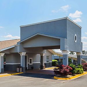 Quality Inn & Suites Greenville - Haywood Mall